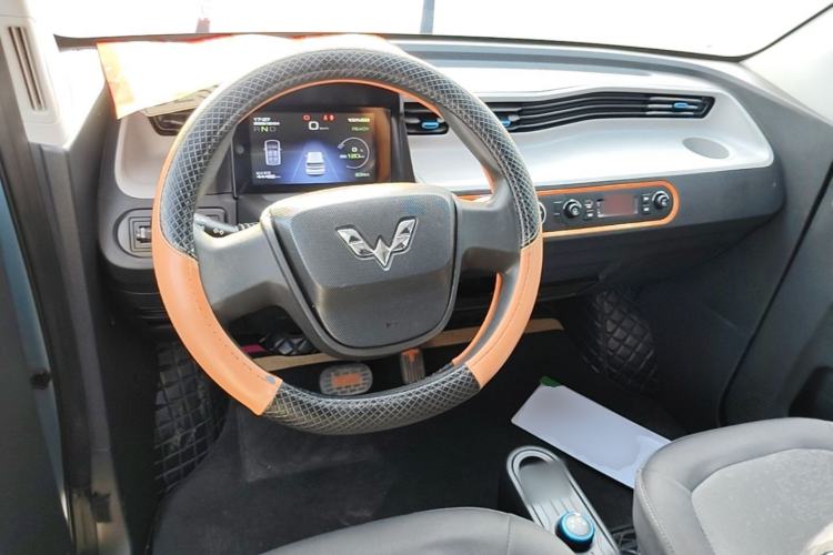 Used Wuling Hongguang MINIEV 2020 Zizai Version Lithium-NMC Center Console
