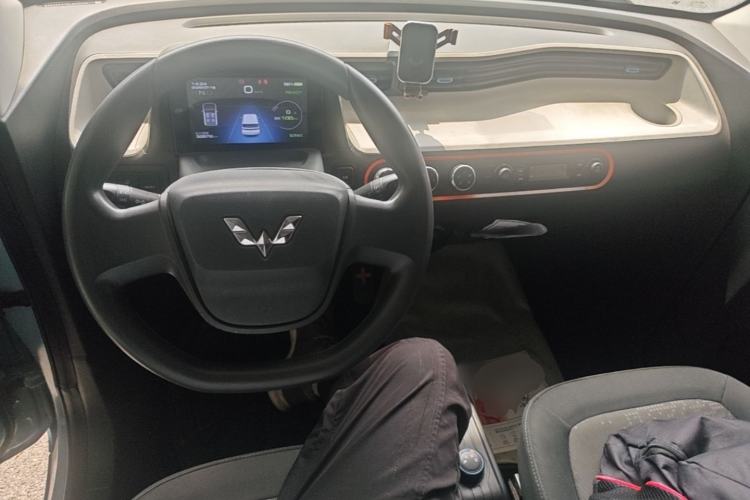 Used Wuling Hongguang MINIEV 2020 Enjoyment Model Lithium Iron Phosphate Center Console