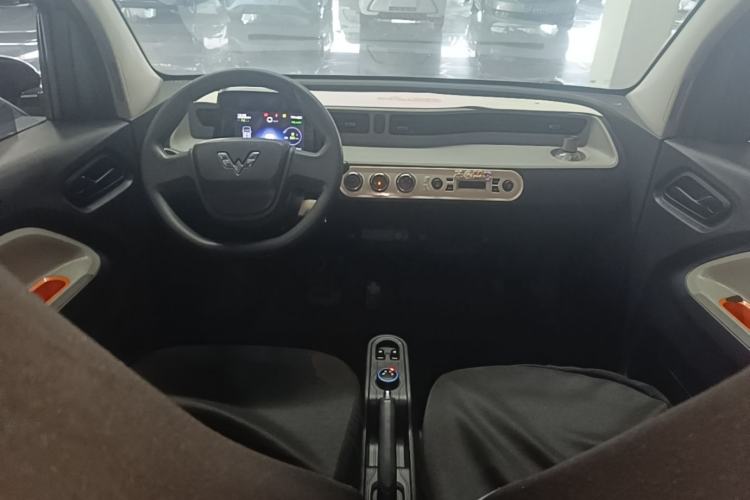 Used Wuling Hongguang MINIEV 2020 Zizai Version Lithium-NMC Center Console