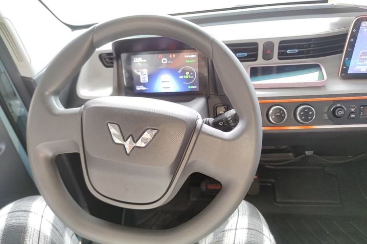 Used Wuling Hongguang MINIEV 2020 Enjoyment Model Lithium Iron Phosphate Center Console