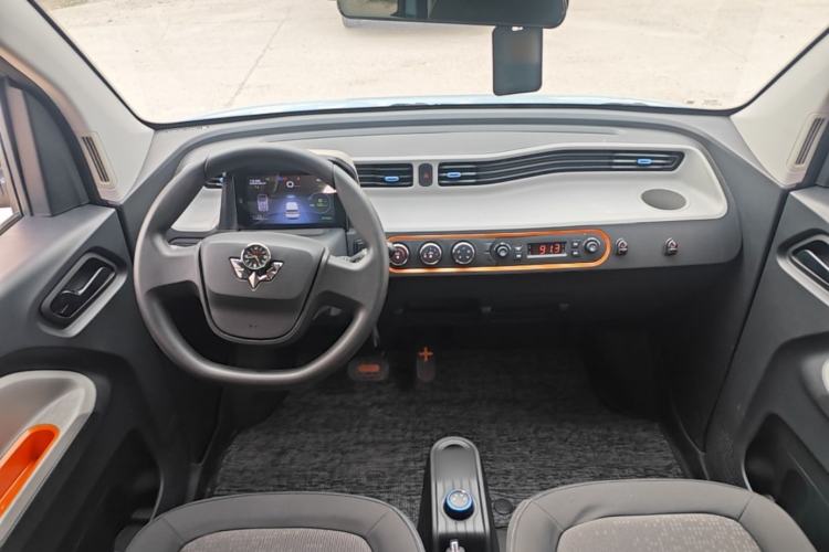 Used Wuling Hongguang MINIEV 2020 Freedom Version Lithium Iron Phosphate Center Console