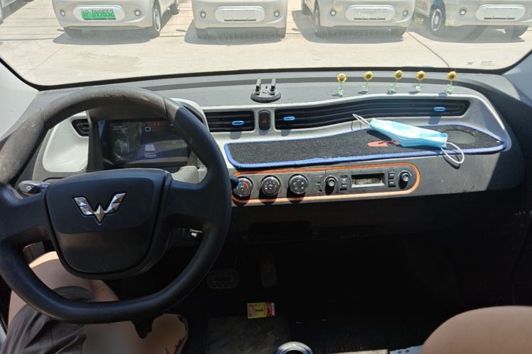 Used Wuling Hongguang MINIEV 2020 Zizai Version Lithium-NMC Center Console