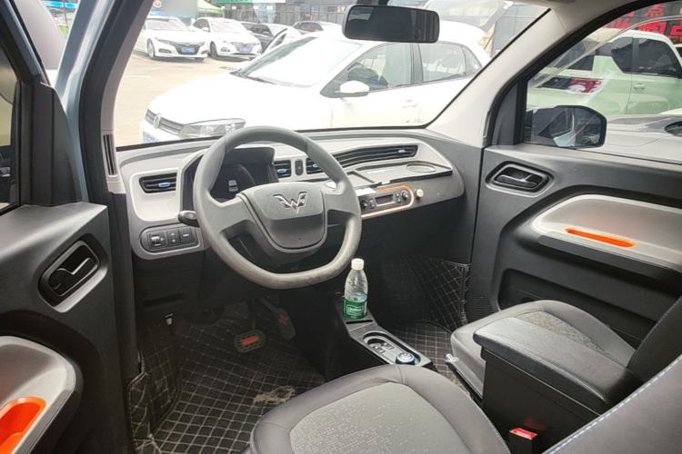 Used Wuling Hongguang MINIEV 2020 Enjoyment Model Lithium Iron Phosphate Center Console
