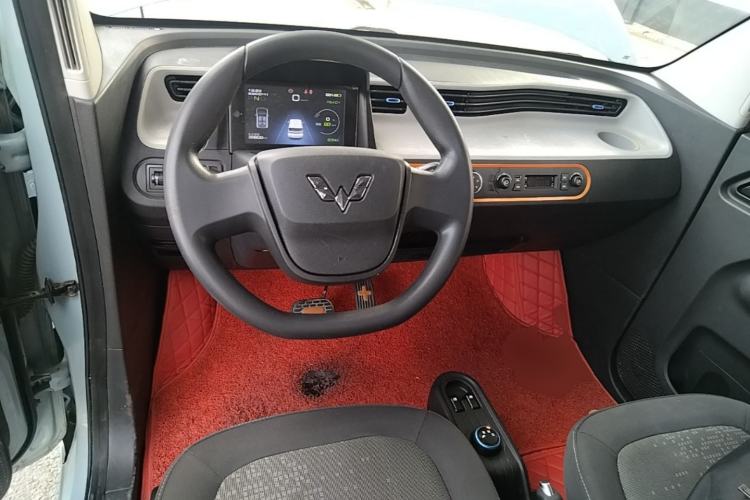 Used Wuling Hongguang MINIEV 2020 Enjoyment Model Lithium Iron Phosphate Center Console