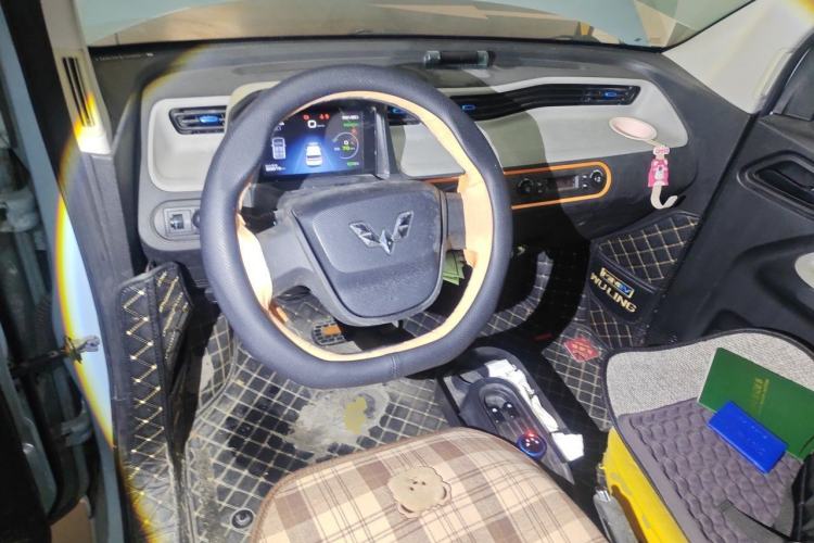 Used Wuling Hongguang MINIEV 2020 Freedom Version Lithium Iron Phosphate Center Console