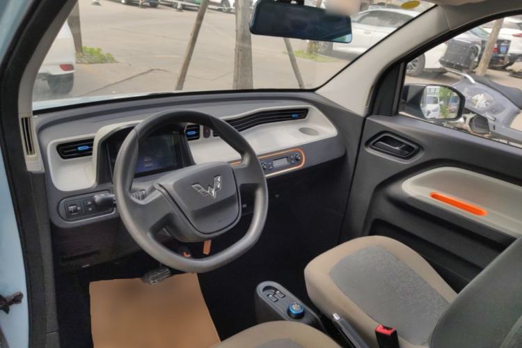 Used Wuling Hongguang MINIEV 2020 Freedom Version Lithium Iron Phosphate Center Console