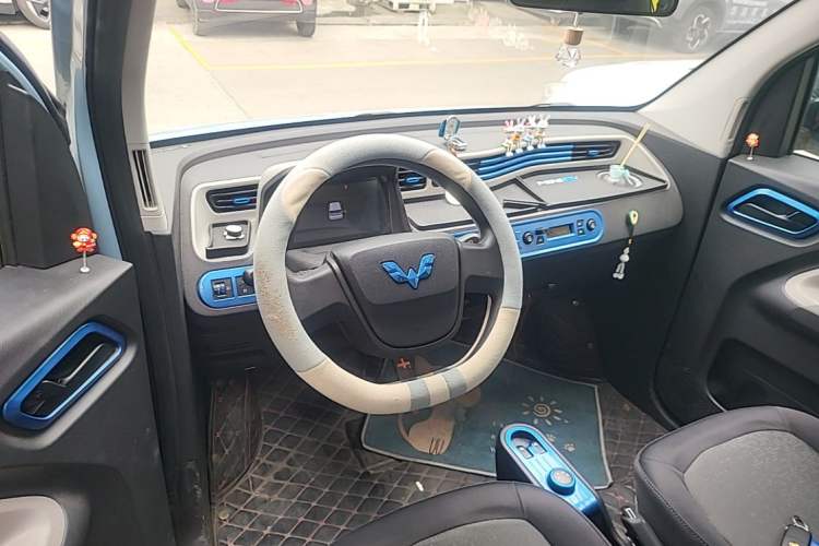 Used Wuling Hongguang MINIEV 2020 Zizai Version Lithium-NMC Center Console