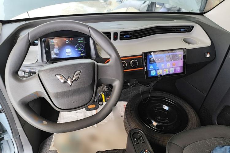 Used Wuling Hongguang MINIEV 2020 Enjoy Edition Lithium-Ion Battery Center Console