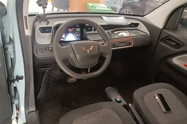 Used Wuling Hongguang MINIEV 2020 Enjoy Edition Lithium-Ion Battery Center Console