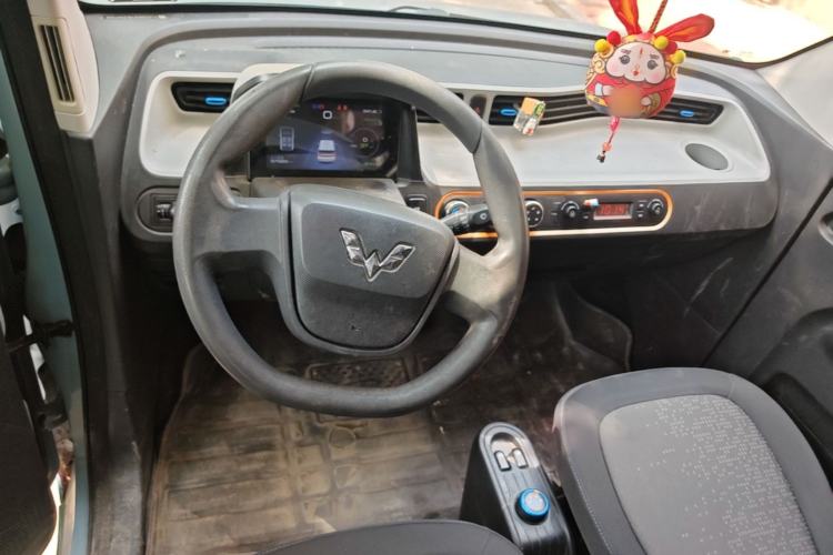 Used Wuling Hongguang MINIEV 2020 Freedom Version Lithium Iron Phosphate Center Console