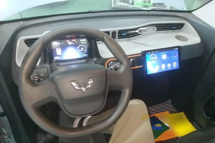 Used Wuling Hongguang MINIEV 2020 Zizai Version Lithium-NMC Center Console