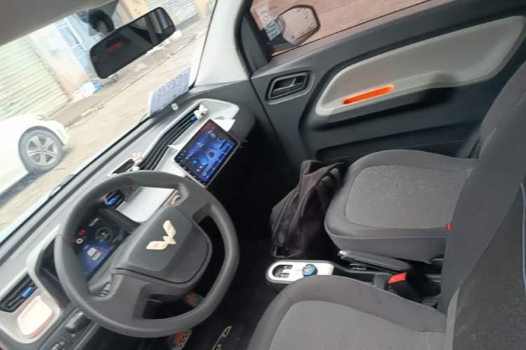 Used Wuling Hongguang MINIEV 2020 Freedom Version Lithium Iron Phosphate Center Console