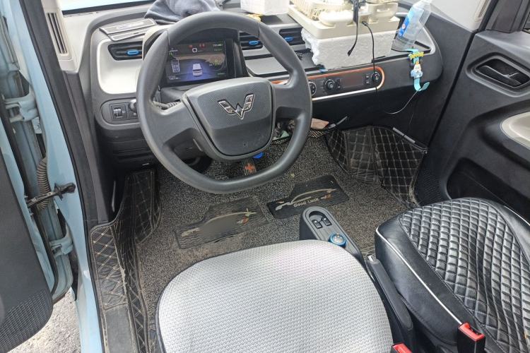 Used Wuling Hongguang MINIEV 2020 Enjoyment Model Lithium Iron Phosphate Center Console