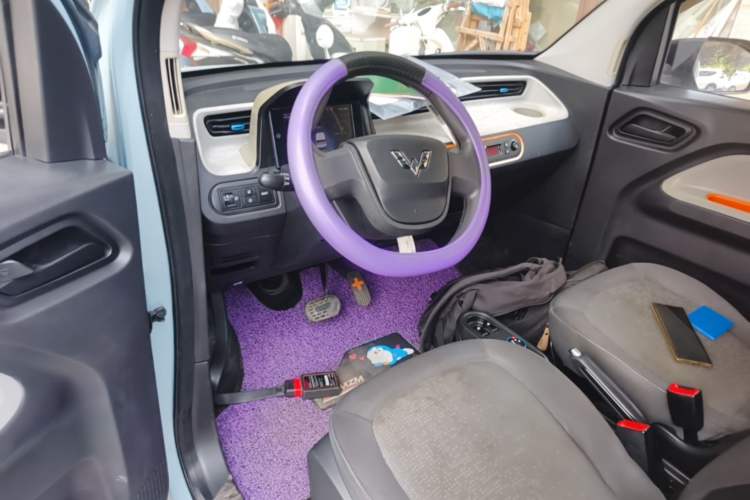 Used Wuling Hongguang MINIEV 2020 Enjoyment Model Lithium Iron Phosphate Center Console