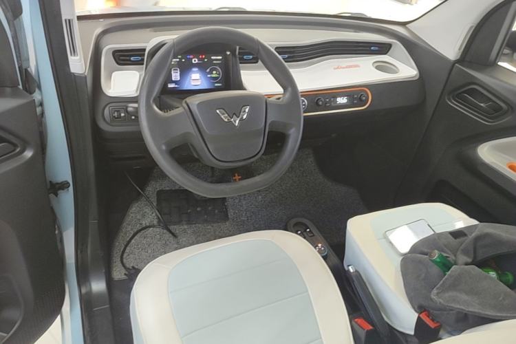 Used Wuling Hongguang MINIEV 2020 Zizai Version Lithium-NMC Center Console