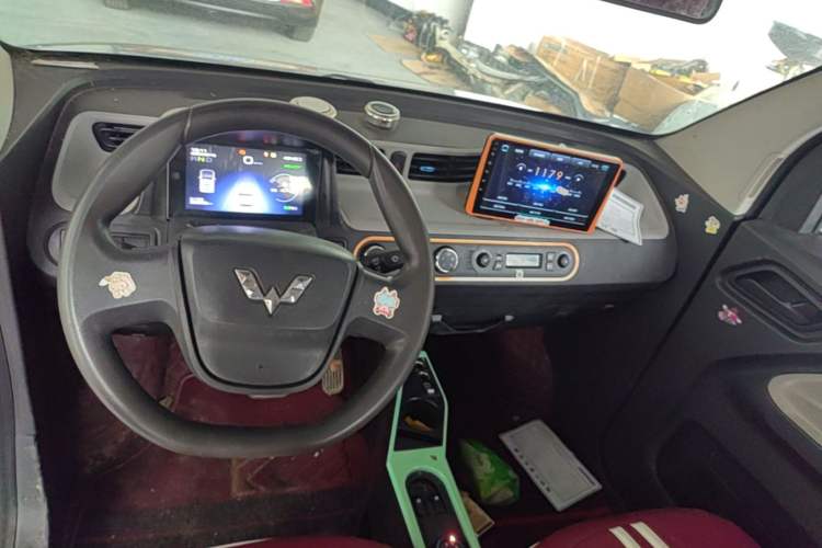 Used Wuling Hongguang MINIEV 2020 Zizai Version Lithium-NMC Center Console