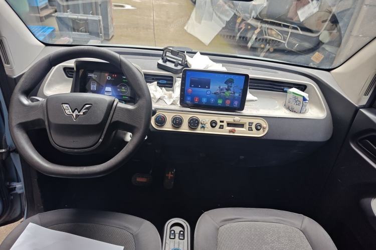 Used Wuling Hongguang MINIEV 2020 Enjoyment Model Lithium Iron Phosphate Center Console