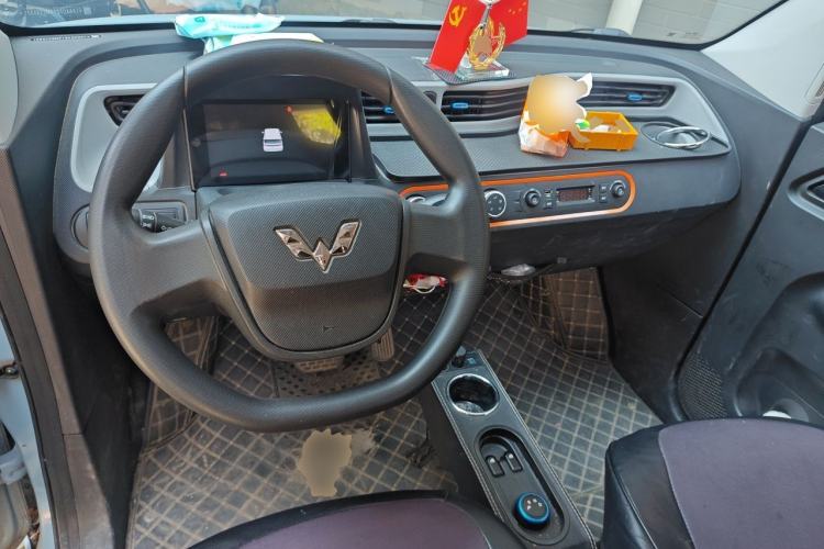 Used Wuling Hongguang MINIEV 2020 Enjoyment Model Lithium Iron Phosphate Center Console