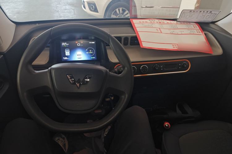 Used Wuling Hongguang MINIEV 2020 Enjoyment Model Lithium Iron Phosphate Center Console