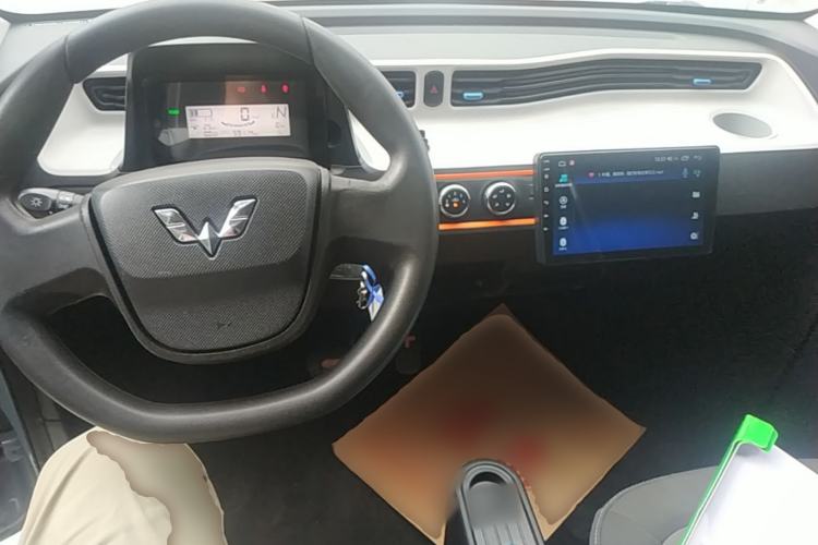 Used Wuling Hongguang MINIEV 2020 Lite Version Lithium Iron Phosphate Center Console