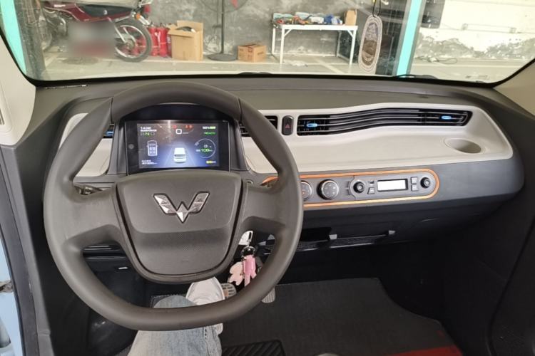 Used Wuling Hongguang MINIEV 2020 Freedom Version Lithium Iron Phosphate Center Console