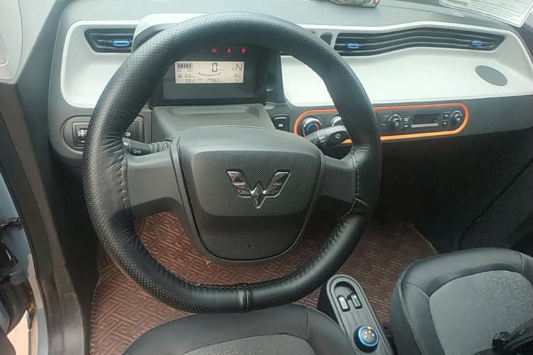Used Wuling Hongguang MINIEV 2020 Lite Version Lithium Iron Phosphate Center Console