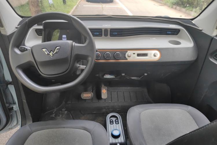 Used Wuling Hongguang MINIEV 2020 Enjoyment Model Lithium Iron Phosphate Center Console