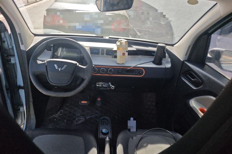 Used Wuling Hongguang MINIEV 2020 Freedom Version Lithium Iron Phosphate Center Console