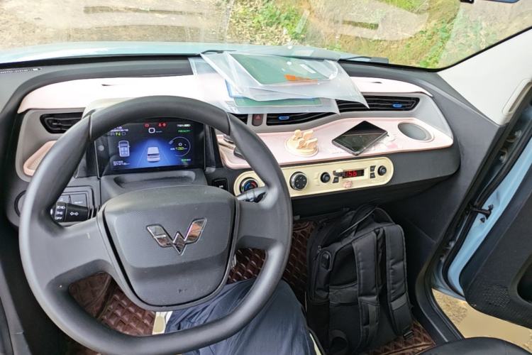Used Wuling Hongguang MINIEV 2020 Enjoyment Model Lithium Iron Phosphate Center Console