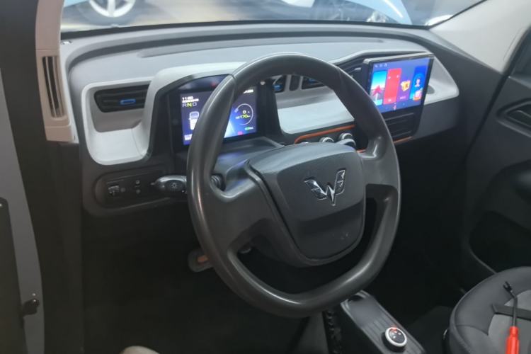 Used Wuling Hongguang MINIEV 2020 Enjoyment Model Lithium Iron Phosphate Center Console