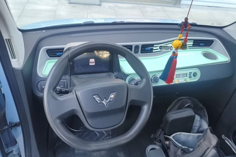 Used Wuling Hongguang MINIEV 2020 Freedom Version Lithium Iron Phosphate Center Console