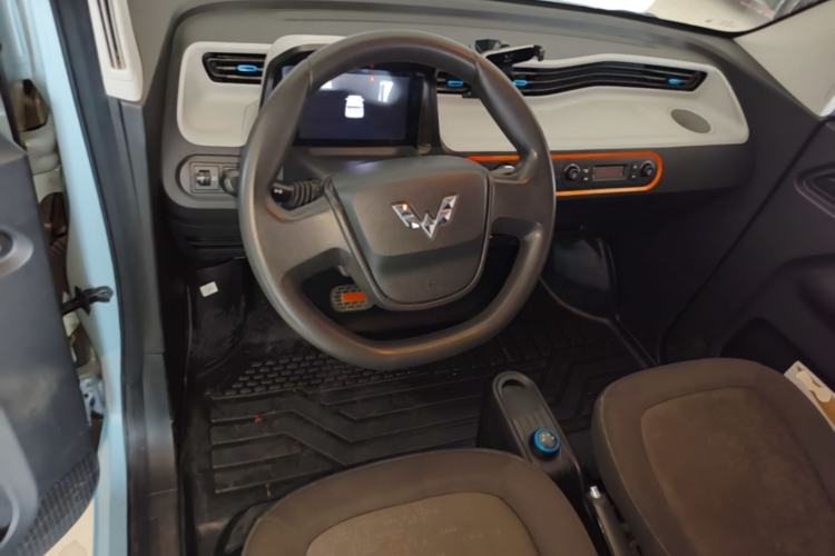 Used Wuling Hongguang MINIEV 2020 Freedom Version Lithium Iron Phosphate Center Console