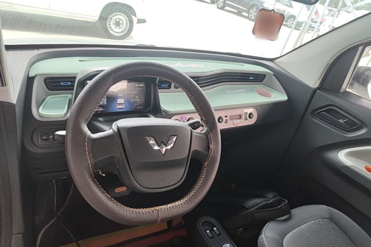 Used Wuling Hongguang MINIEV 2020 Freedom Version Lithium Iron Phosphate Center Console