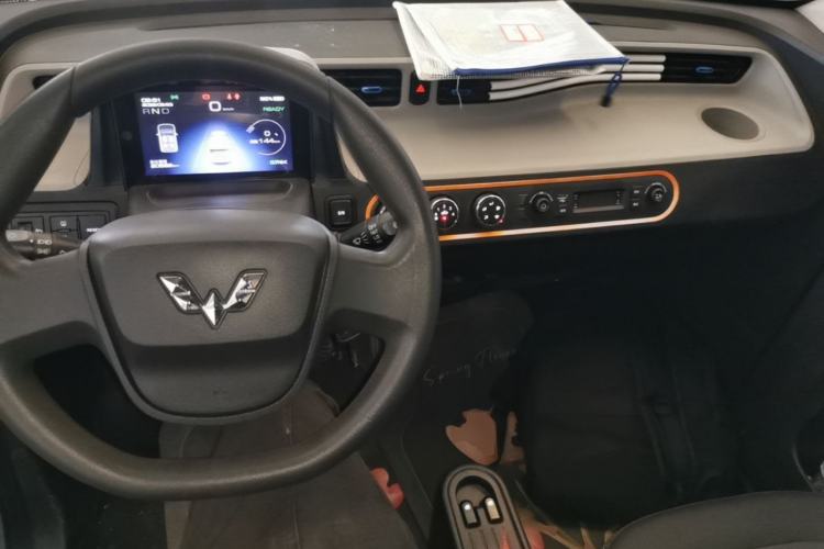 Used Wuling Hongguang MINIEV 2020 Enjoyment Model Lithium Iron Phosphate Center Console