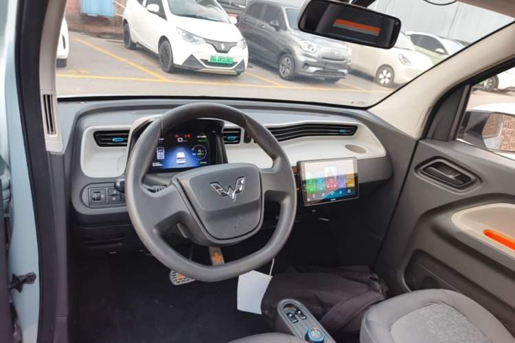 Used Wuling Hongguang MINIEV 2020 Freedom Version Lithium Iron Phosphate Center Console