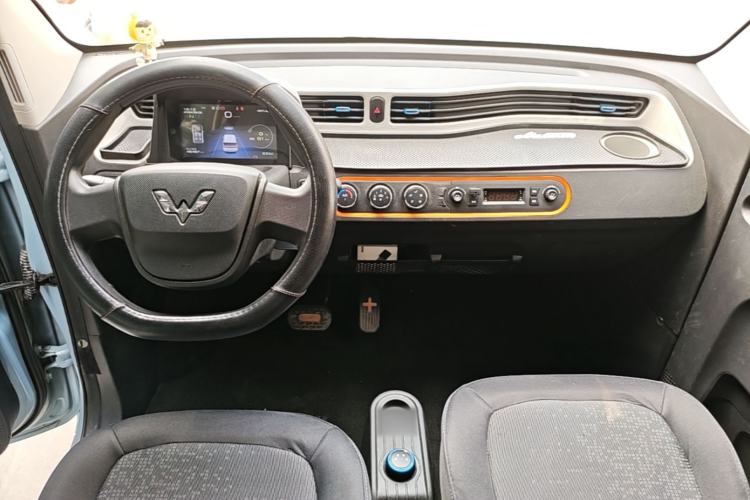 Used Wuling Hongguang MINIEV 2020 Freedom Version Lithium Iron Phosphate Center Console