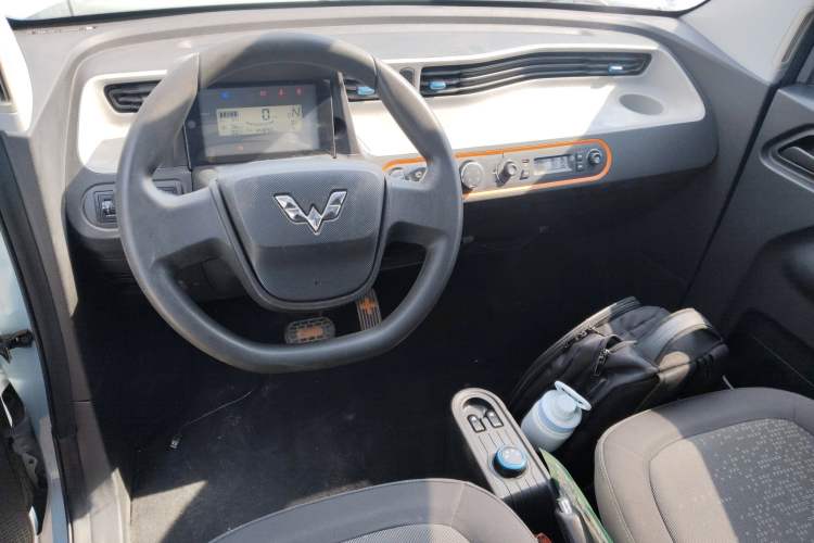 Used Wuling Hongguang MINIEV 2020 Easy Version Lithium-Ion Battery Center Console