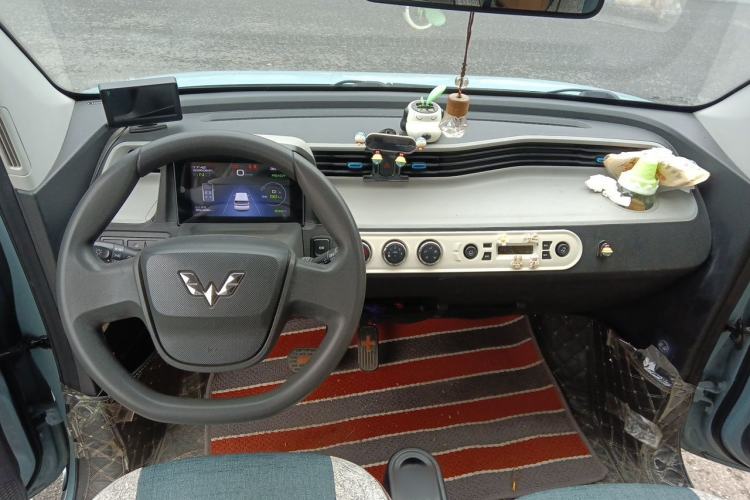 Used Wuling Hongguang MINIEV 2020 Enjoyment Model Lithium Iron Phosphate Center Console