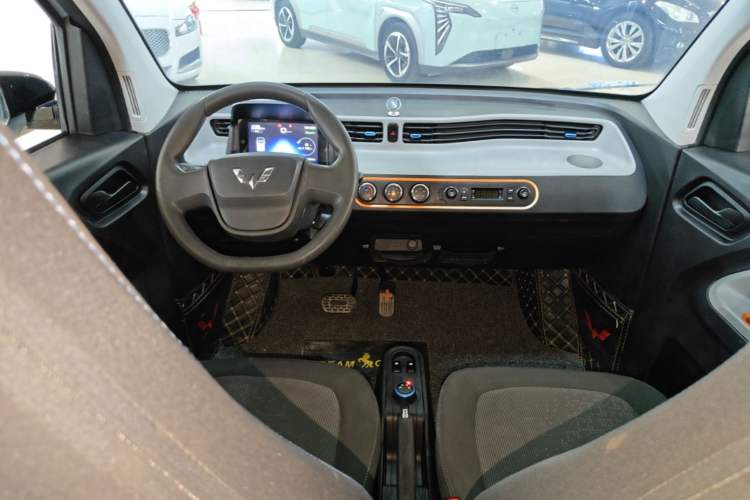 Used Wuling Hongguang MINIEV 2020 Enjoyment Model Lithium Iron Phosphate Center Console