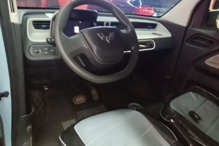 Used Wuling Hongguang MINIEV 2020 Enjoyment Model Lithium Iron Phosphate Center Console