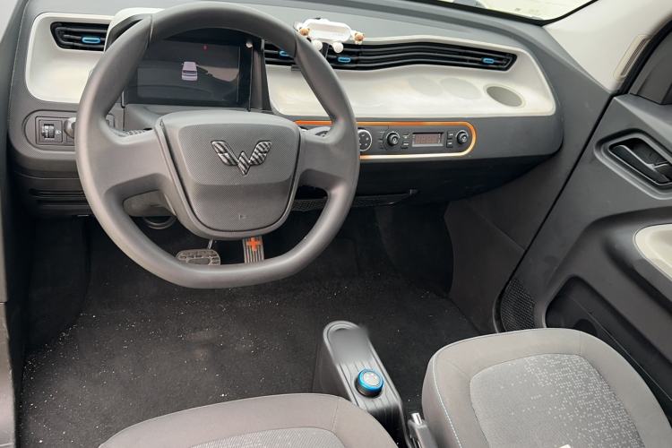 Used Wuling Hongguang MINIEV 2020 Enjoyment Model Lithium Iron Phosphate Center Console