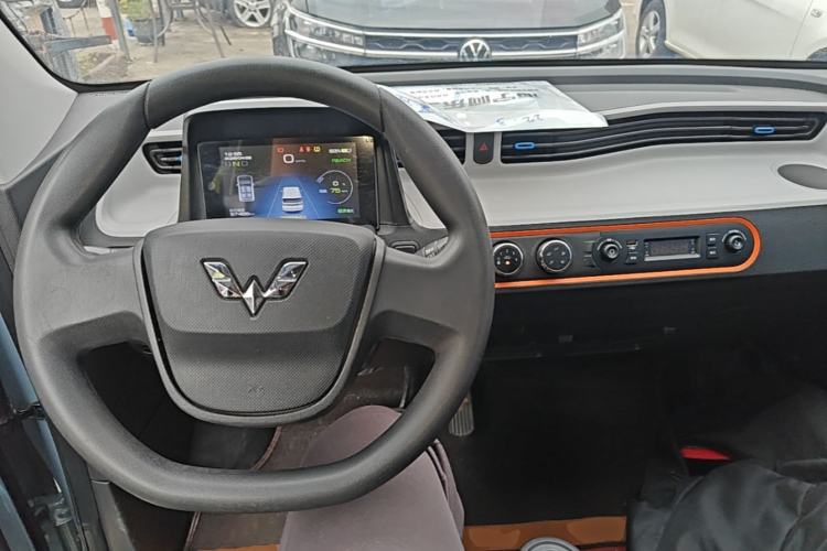 Used Wuling Hongguang MINIEV 2020 Freedom Version Lithium Iron Phosphate Center Console