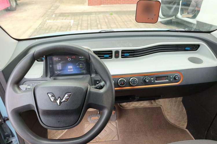 Used Wuling Hongguang MINIEV 2020 Enjoyment Model Lithium Iron Phosphate Center Console