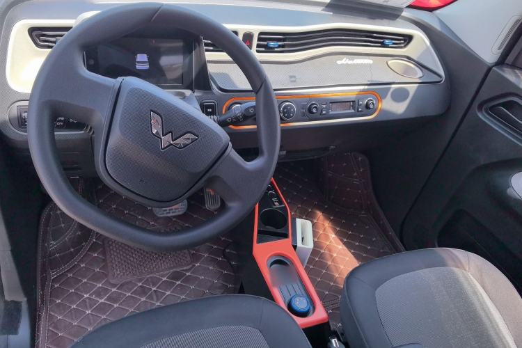 Used Wuling Hongguang MINIEV 2020 Zizai Version Lithium-NMC Center Console