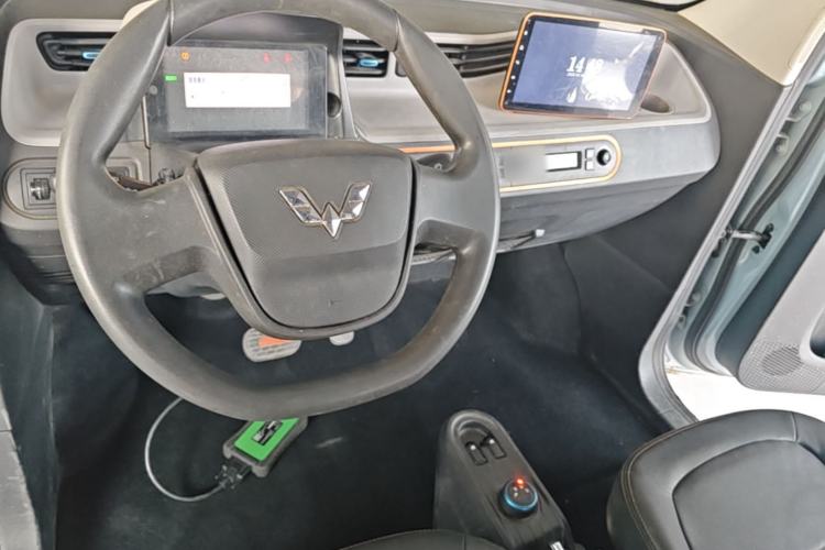 Used Wuling Hongguang MINIEV 2020 Lite Version Lithium Iron Phosphate Center Console