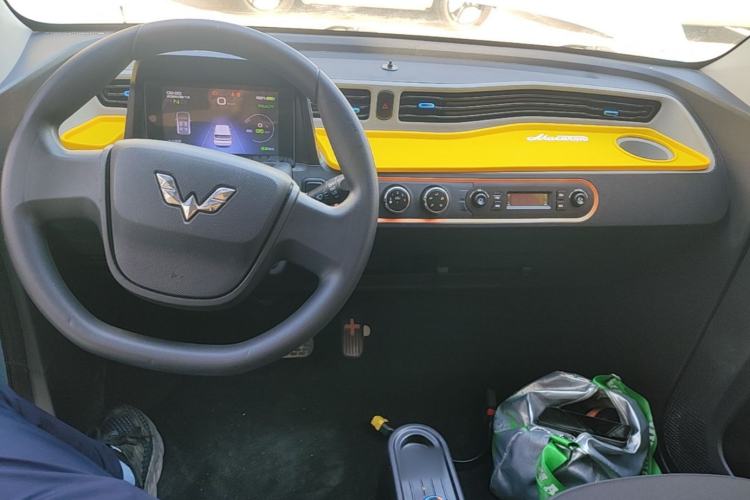 Used Wuling Hongguang MINIEV 2020 Zizai Version Lithium-NMC Center Console