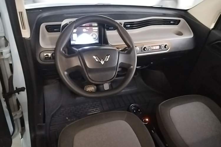 Used Wuling Hongguang MINIEV 2020 Enjoy Edition Lithium-Ion Battery Center Console