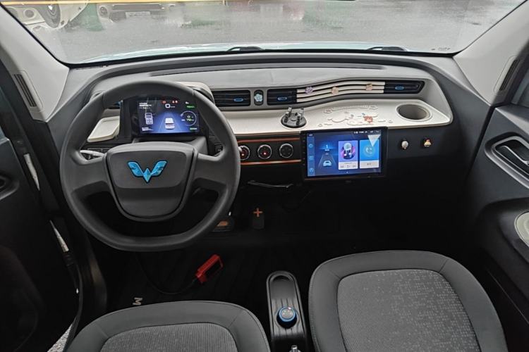 Used Wuling Hongguang MINIEV 2020 Enjoyment Model Lithium Iron Phosphate Center Console