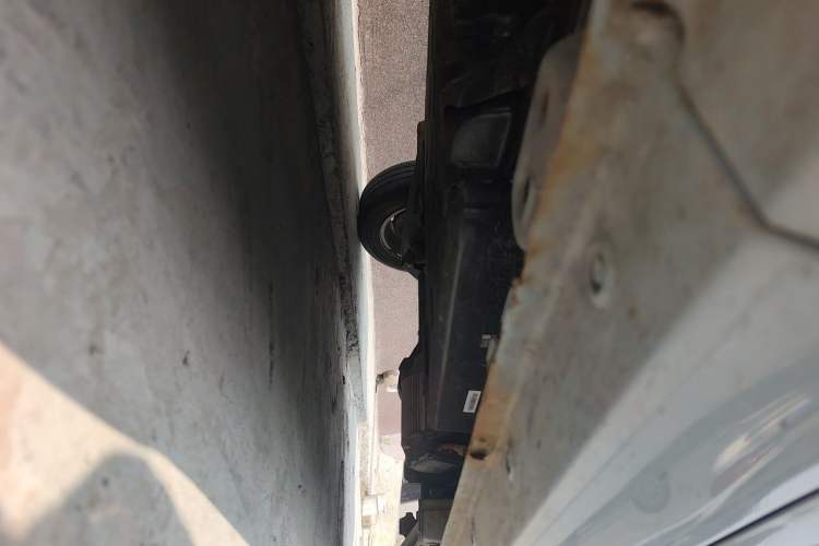 Used Wuling Hongguang MINIEV 2020 Zizai Version Lithium-NMC Chassis Front Left