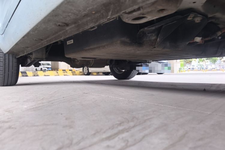 Used Wuling Hongguang MINIEV 2020 Zizai Version Lithium-NMC Chassis Front Right